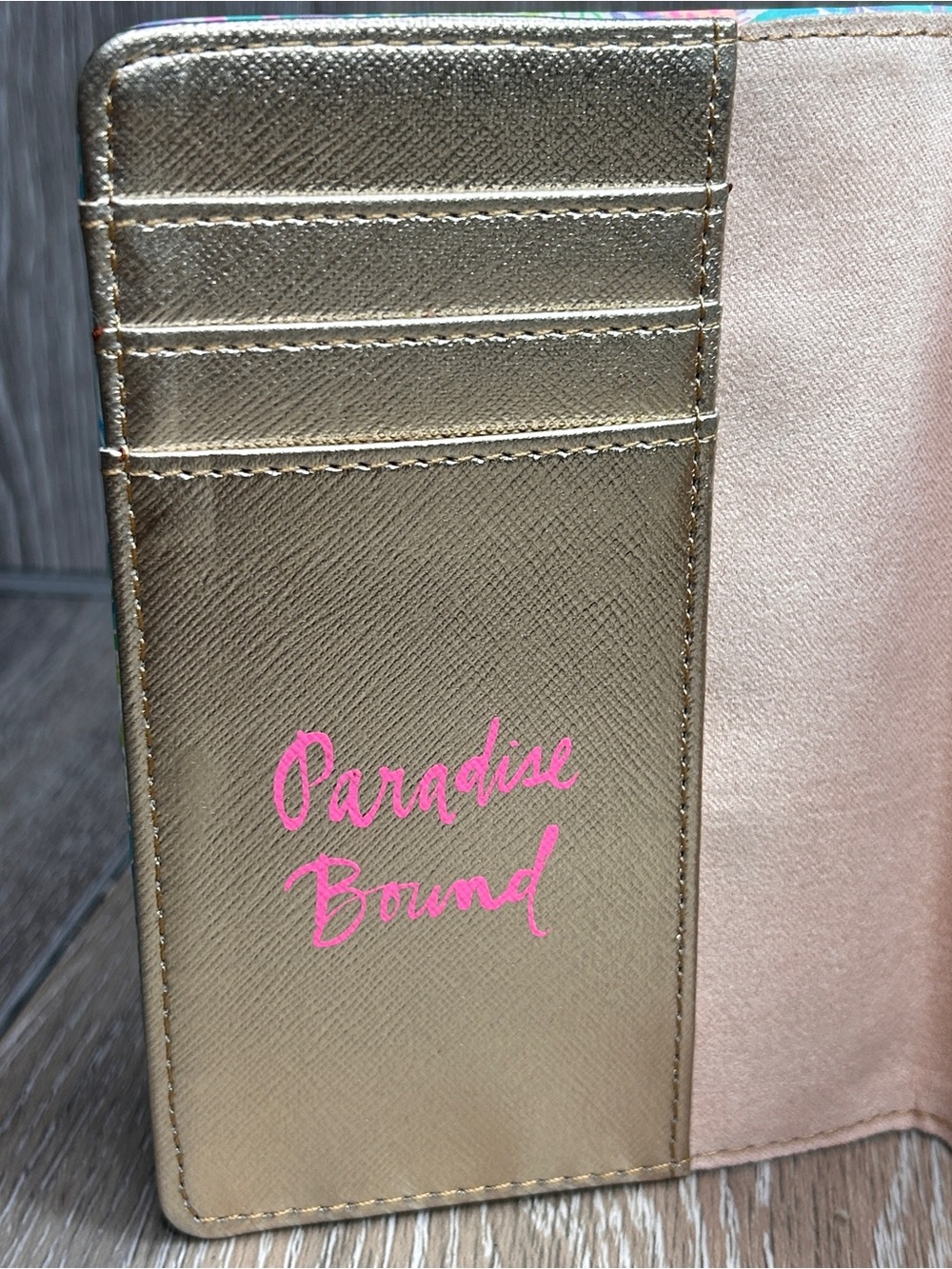Lilly Pulitzer Passport Holder – Swizzle In Paradise Bound - Picture 3 of 6